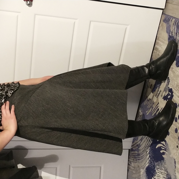 Reitmans skirt - Picture 3 of 7